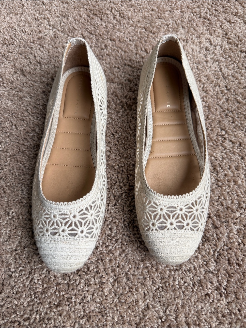 Kelly & Katie Cream Crochet Ballet Flats Size 7.5